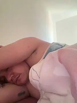 Snapshot of michael877675 chatting on 10-01-25, 04:13 michael877675 online show from 10-01-25, 04:13