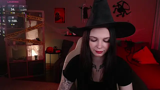 Snapshot of Michela_Fruet chatting on 10-24-25, 01:03 Michela Fruet online show from 10-24-25, 01:03