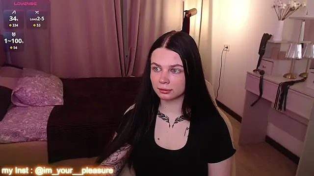 Snapshot of Michela_Fruet chatting on 11-23-25, 01:05 Michela Fruet online show from 11-23-25, 01:05