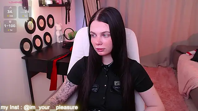 Snapshot of Michela_Fruet chatting on 12-19-25, 01:01 Michela Fruet online show from 12-19-25, 01:01