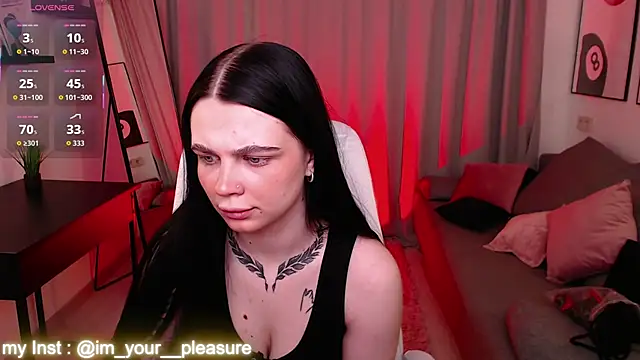 Snapshot of Michela_Fruet chatting on 02-18-26, 01:01 Michela Fruet online show from 02-18-26, 01:01