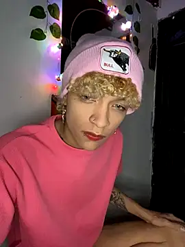 Snapshot of Bryan_ale22 chatting on 10-06-25, 05:49 Bryan ale22 online show from 10-06-25, 05:49