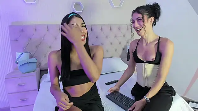 Snapshot of AmbarFoxx_ chatting on 09-11-25, 05:40 AmbarFoxx online show from 09-11-25, 05:40