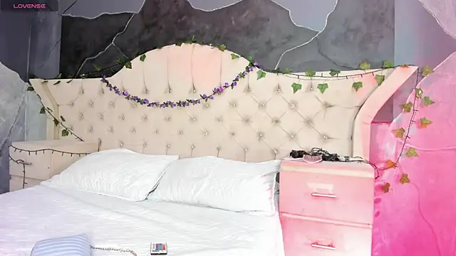 Snapshot of AmbarFoxx_ chatting on 11-24-25, 03:17 AmbarFoxx online show from 11-24-25, 03:17