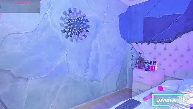 Snapshot of AmbarFoxx_ chatting on 12-04-25, 07:06 AmbarFoxx online show from 12-04-25, 07:06