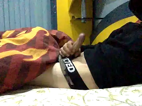 adiluci1 online show from 09-30-25, 07:19