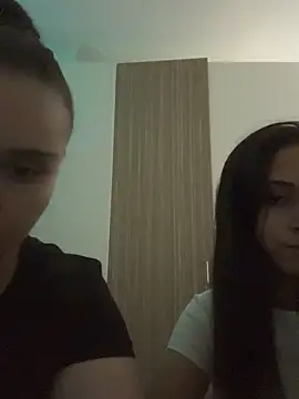 Snapshot of FemmeAffair chatting on 10-19-25, 07:25 FemmeAffair online show from 10-19-25, 07:25