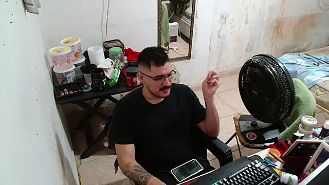 Leonino231 online show from 12-20-25, 02:40