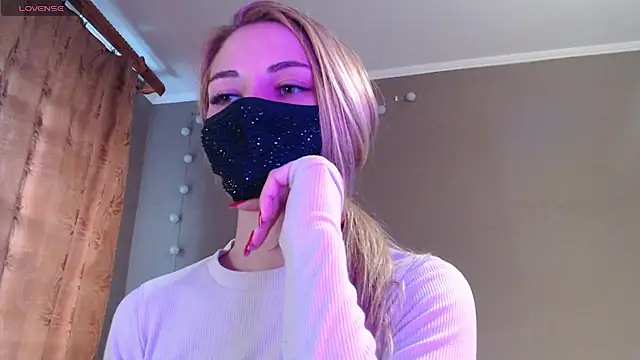 Iris lave online show from 09-29-25, 03:06