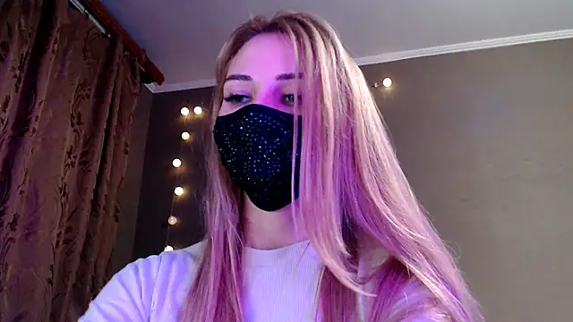 Snapshot of Iris_lave chatting on 12-17-25, 03:07 Iris lave online show from 12-17-25, 03:07