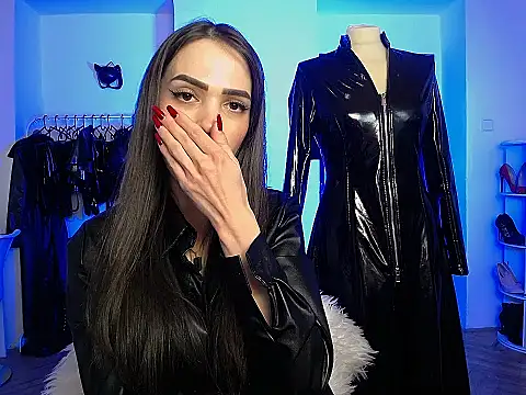 Snapshot of AlienaMoore chatting on 02-21-26, 11:50 AlienaMoore online show from 02-21-26, 11:50