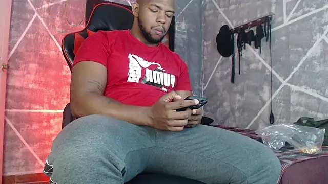 Snapshot of big_blackmen19 chatting on 10-21-25, 12:17 big blackmen19 online show from 10-21-25, 12:17