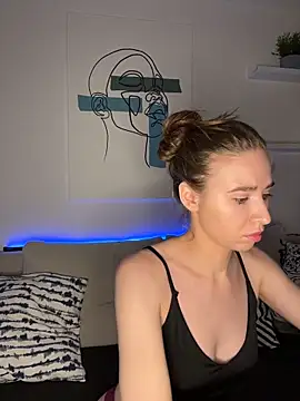 Snapshot of SoulNonNude chatting on 12-17-25, 07:20 SoulNonNude online show from 12-17-25, 07:20