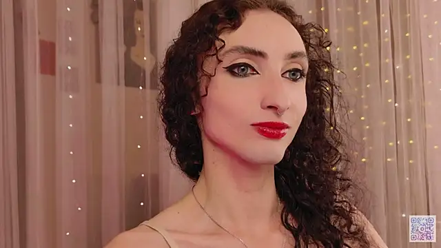 Snapshot of Queen_of_tease chatting on 10-16-25, 06:09 Queen of tease online show from 10-16-25, 06:09