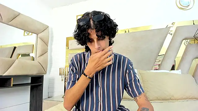 Ibratxandy online show from 10-31-25, 01:34