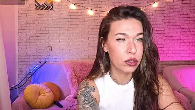 ReginaFoXXXy online show from 10-20-25, 09:10