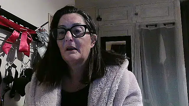 Snapshot of Mistress-Ivy51 chatting on 10-23-25, 06:34 Mistress-Ivy51 online show from 10-23-25, 06:34