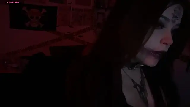 Snapshot of PixelKitty_ chatting on 10-31-25, 11:06 PixelKitty  online show from 10-31-25, 11:06