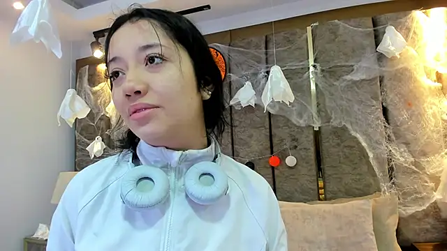 BarbieMonet online show from 11-02-25, 12:51