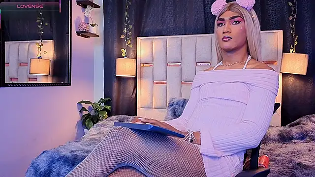 Snapshot of Hanzking01 chatting on 09-16-25, 03:29 Hanzking01 online show from 09-16-25, 03:29