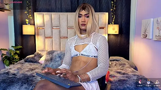 Snapshot of Hanzking01 chatting on 09-20-25, 03:40 Hanzking01 online show from 09-20-25, 03:40