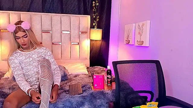 Snapshot of Hanzking01 chatting on 10-12-25, 05:06 Hanzking01 online show from 10-12-25, 05:06