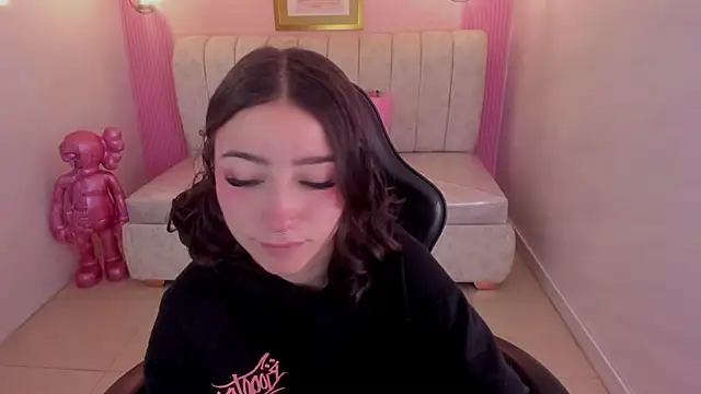 Snapshot of venuss09_s chatting on 01-13-26, 01:16 venuss09 s online show from 01-13-26, 01:16