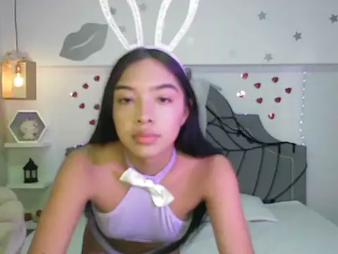 pocahontamoon online show from 10-31-25, 01:23