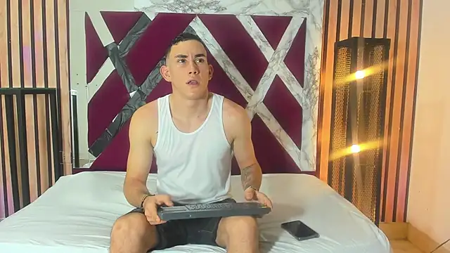 PeterBowel online show from 12-19-25, 12:06