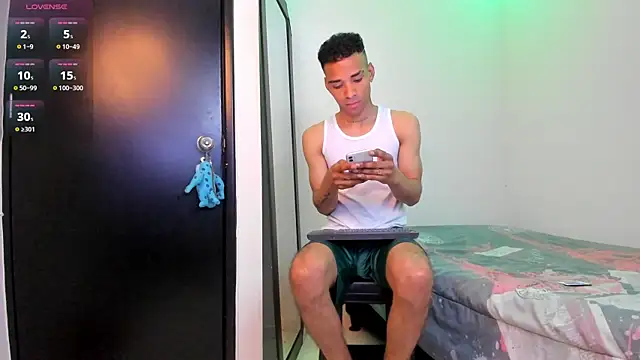 Snapshot of kenan_2601 chatting on 10-18-25, 11:16 kenan 2601 online show from 10-18-25, 11:16