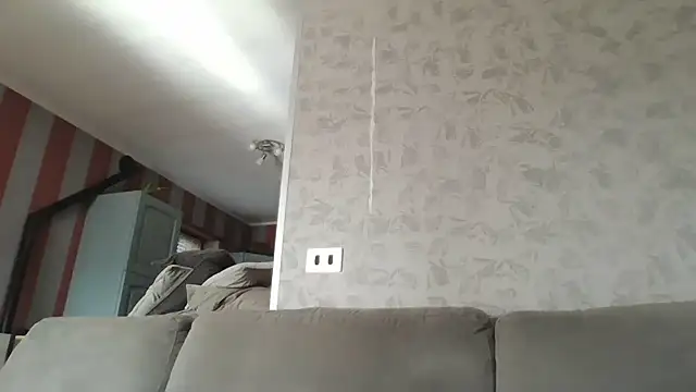 Snapshot of cazzoweb chatting on 11-11-25, 12:16 cazzoweb online show from 11-11-25, 12:16