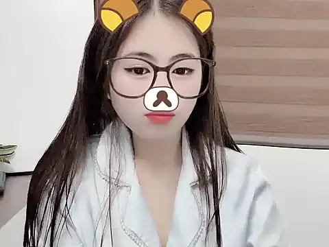 Snapshot of Amelia-babee chatting on 09-15-25, 11:32 Amelia-babee online show from 09-15-25, 11:32