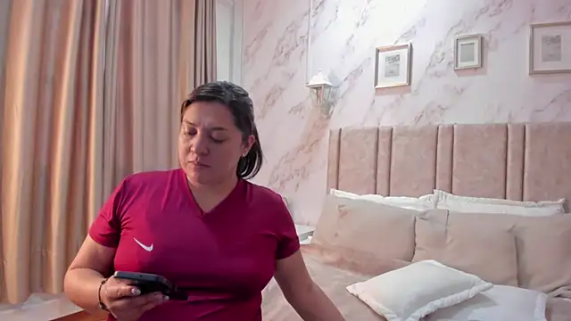 Paula And online show from 10-19-25, 07:47