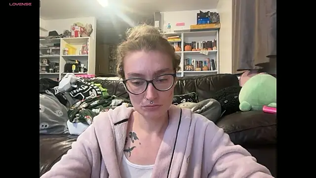 harleyblair online show from 12-16-25, 11:10