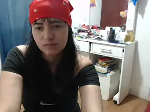 annie clark2 online show from 12-10-24, 10:47