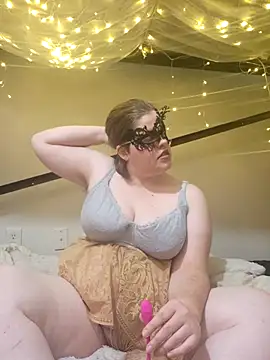 VeiledMuse online show from 12-15-25, 02:38