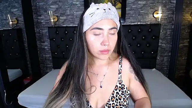  ManuVeelez online show from 10-29-25, 04:37