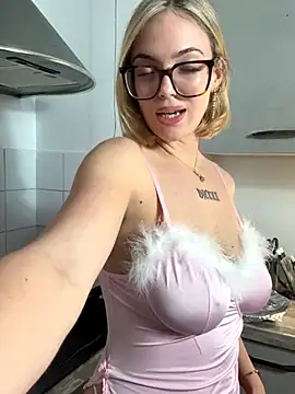 zoeypink online show from 11-26-25, 06:31