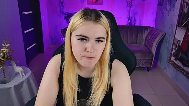 Stef Nicks online show from 09-21-25, 05:20