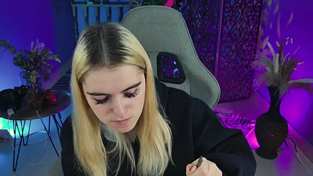 Stef Nicks online show from 10-06-25, 06:22