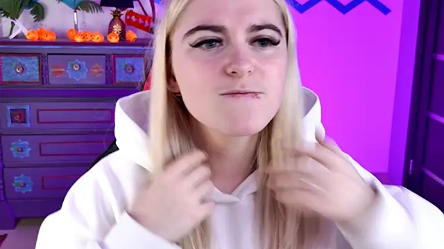 Stef Nicks online show from 10-29-25, 09:44