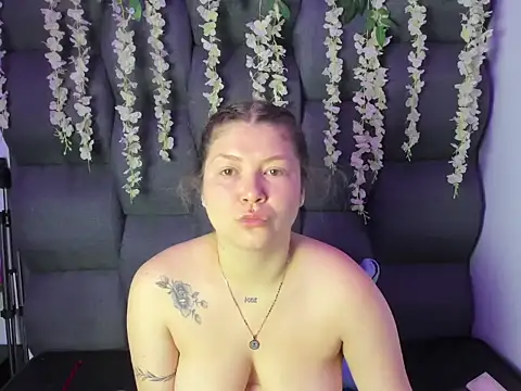 Snapshot of JuliettaRousse69 chatting on 02-04-26, 01:50 JuliettaRousse69 online show from 02-04-26, 01:50