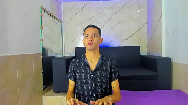 Snapshot of jeremytonner chatting on 09-21-25, 03:41 jeremytonner online show from 09-21-25, 03:41