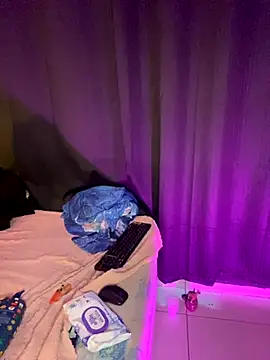 Snapshot of Lady_Dirty444 chatting on 10-13-25, 06:52 Lady Dirty444 online show from 10-13-25, 06:52