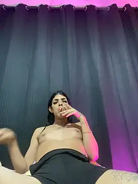 Snapshot of Lady_Dirty444 chatting on 10-20-25, 10:27 Lady Dirty444 online show from 10-20-25, 10:27