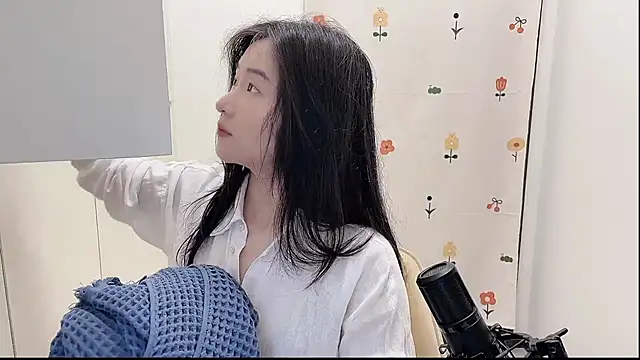 Snapshot of Rosalind_xixi chatting on 09-25-25, 01:20 Rosalind xixi online show from 09-25-25, 01:20