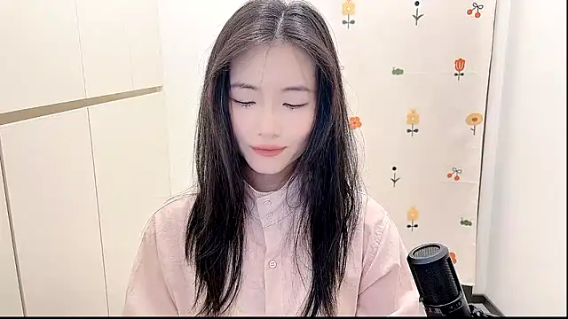 Snapshot of Rosalind_xixi chatting on 09-27-25, 10:09 Rosalind xixi online show from 09-27-25, 10:09