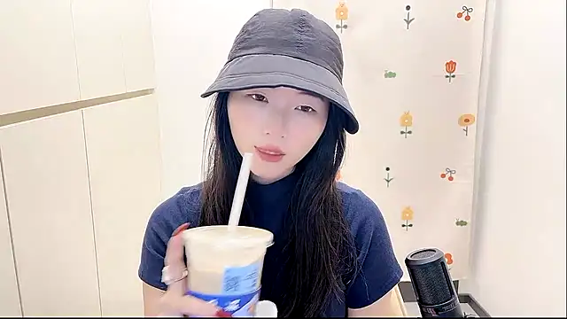 Snapshot of Rosalind_xixi chatting on 10-07-25, 01:36 Rosalind xixi online show from 10-07-25, 01:36