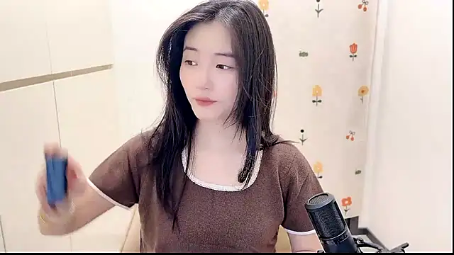 Snapshot of Rosalind_xixi chatting on 10-20-25, 02:45 Rosalind xixi online show from 10-20-25, 02:45