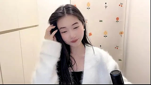 Snapshot of Rosalind_xixi chatting on 10-25-25, 02:56 Rosalind xixi online show from 10-25-25, 02:56